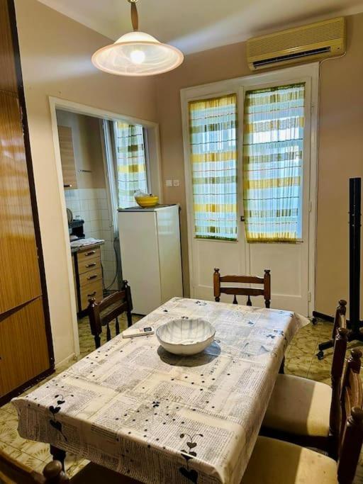 Main Center Square Apartment *